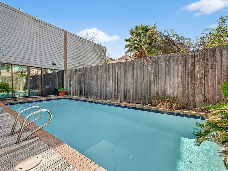 Colquitt St — Photo 28
