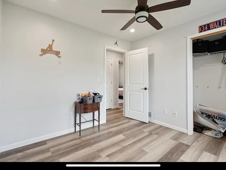 1725 49th St — Photo 15