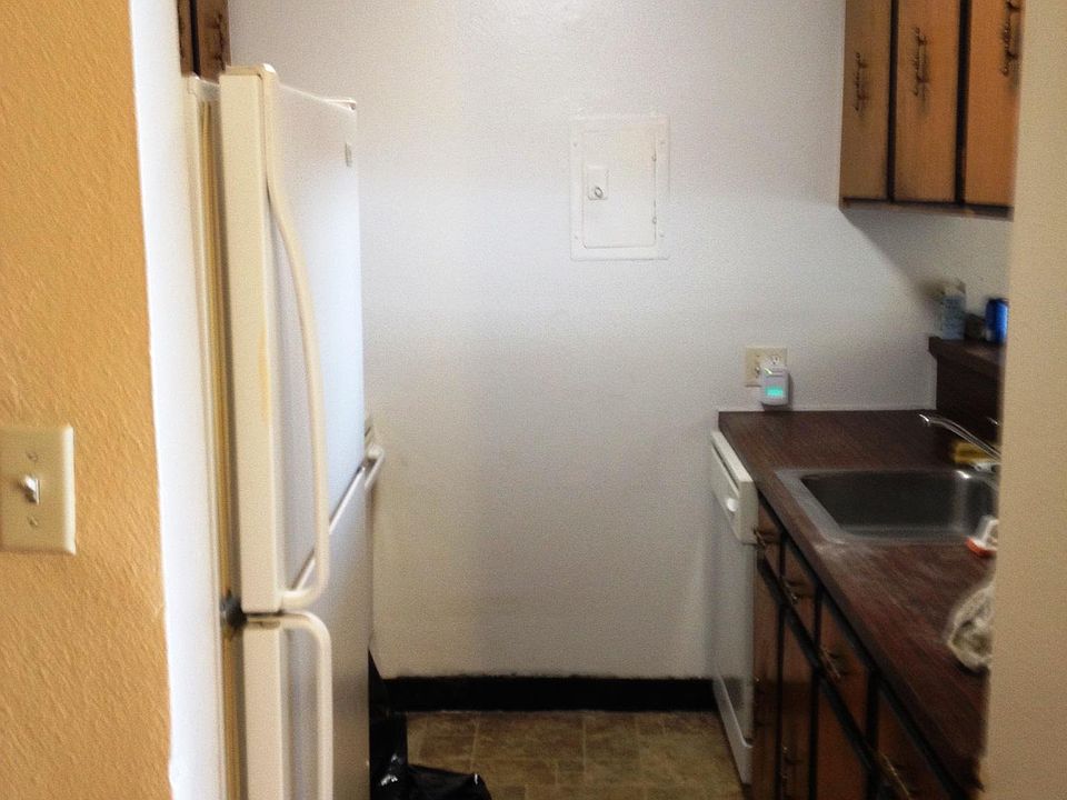 2nd image of 707 W 96th Ave APT 8