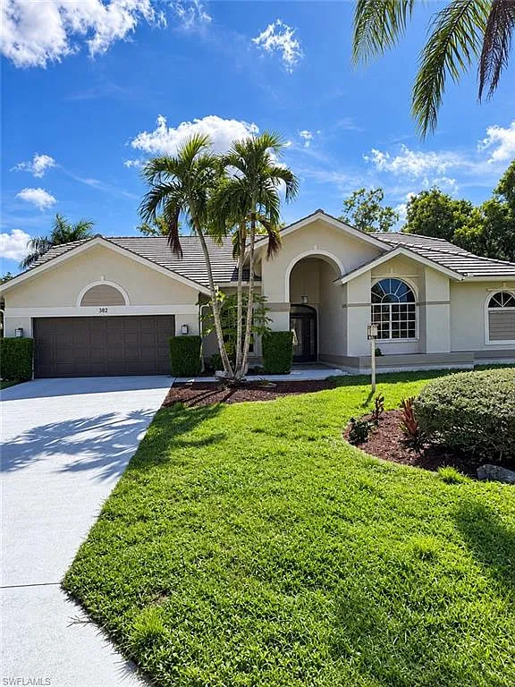 3 bed, 2.0 bath, 2200 sqft, $4,000 — Photo 4
