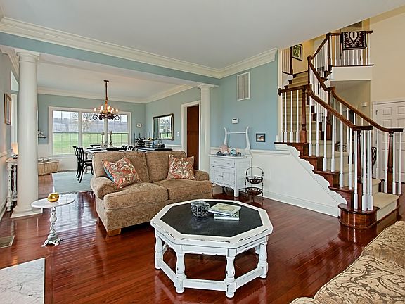 2nd image of 14998 Bankfield Dr