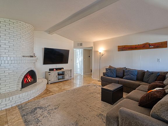 5th image of 6925 Christy Ave NE