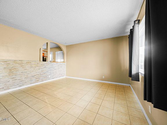 3rd image of 5656 Kensington Cir