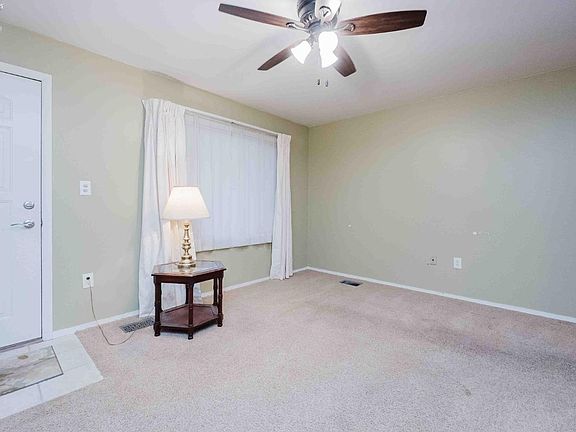 5th image of 4925 Lisbon Cir