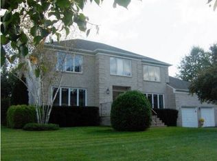 28 Dix Ln, Lawrence Township, NJ 08648