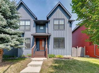 28 S Walden Dr SE, Calgary, AB T2X 0S6