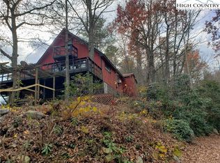 498 Browns Ridge Ln, Mountain City, TN 37683