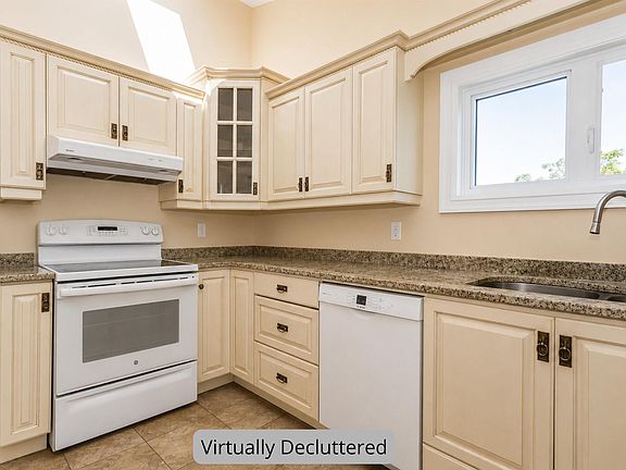 4th image of 31 Grandview Dr