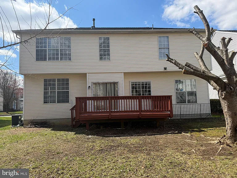 3113 Eagles Nest Dr — Photo 2