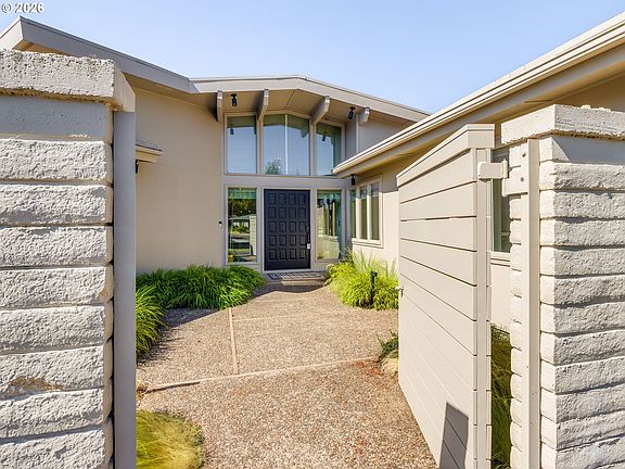4th image of 2035 NW Saint Andrews Dr