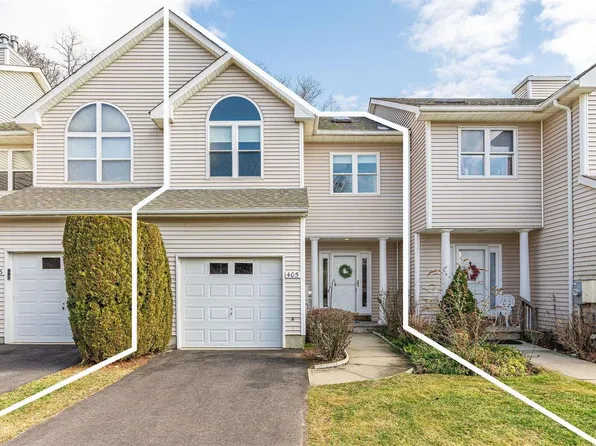 405 Willow Pond Drive #405, Riverhead, NY 11901