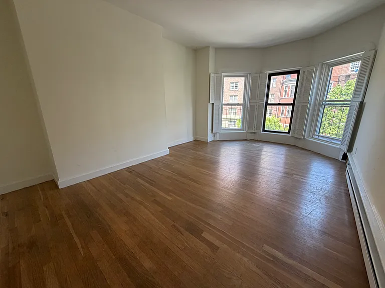 525 Beacon St #18 — Photo 4