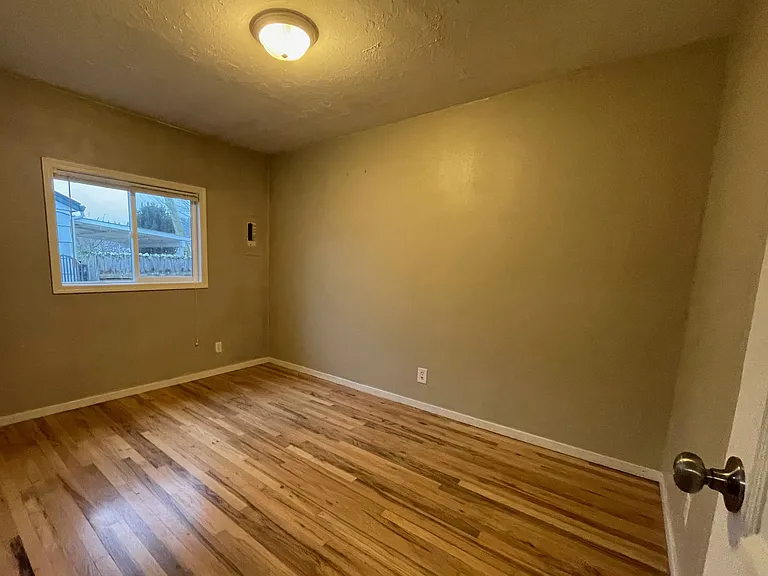 190 E 28th Ave #1 — Photo 9
