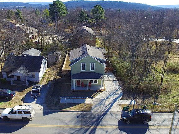 3rd image of 327 E Martin Luther King Blvd