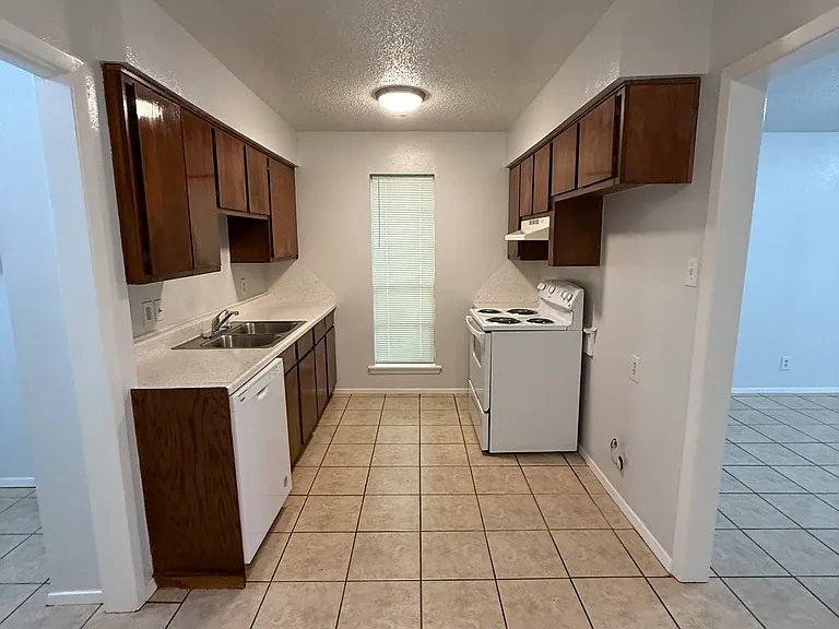 8 Harroun Ct #B — Photo 8