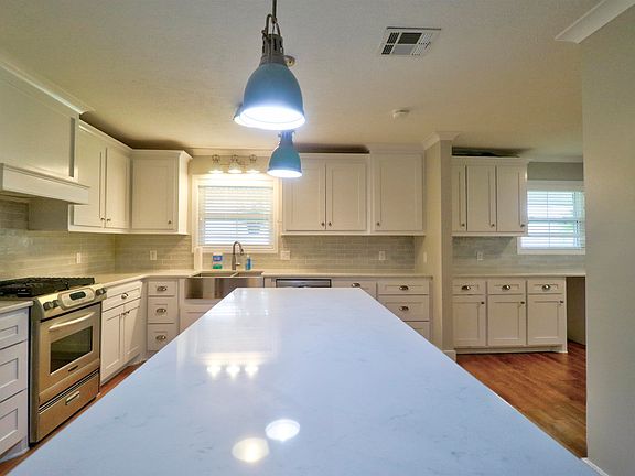 5th image of 700 Dolby St