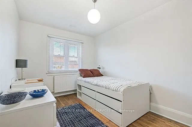 176 Pendrith St — Photo 10