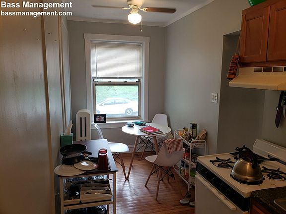 5th image of 5945 N Greenview Ave