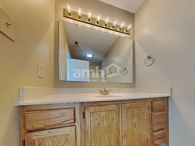 258 Longfellow Ln — Photo 11
