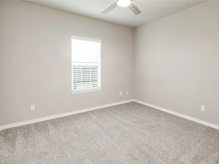 3433 Summerway Dr — Photo 16