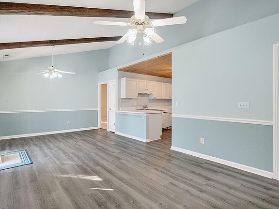 4th image of 4216 Beacon Heights Dr