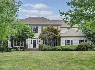 30 Spruce Hollow Rd, Green Brook, NJ 08812