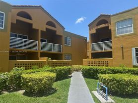 9741 Fontainebleau Blvd