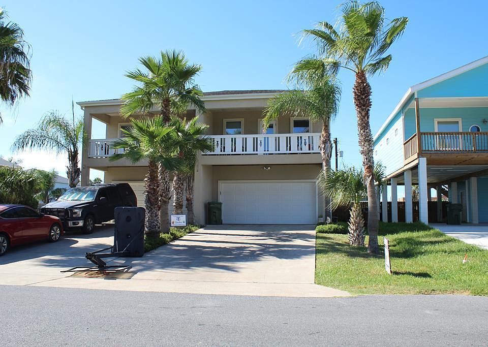 1st image of 202A W Bahama St
