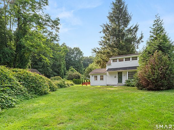 5th image of 527 Danbury Rd