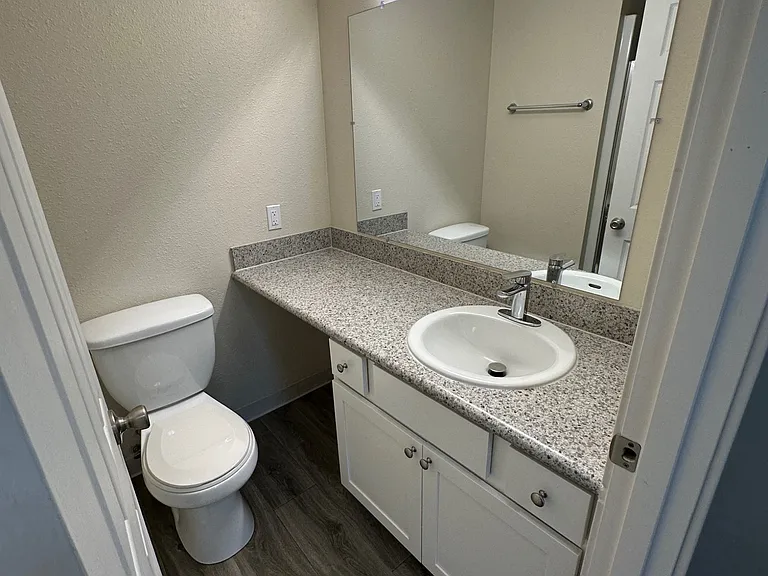Evanbrook Apartments — Photo 67