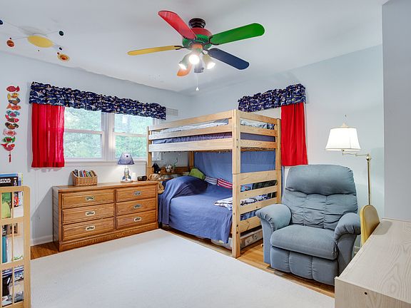 2nd image of 1151 Blue Bird Ln