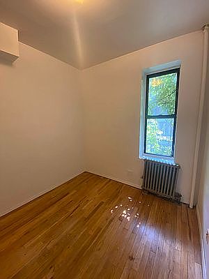 4th image of 442 W 45th St APT 3e