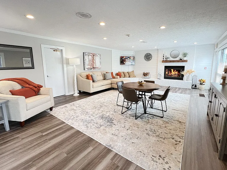 Deercross Apartments — Photo 26