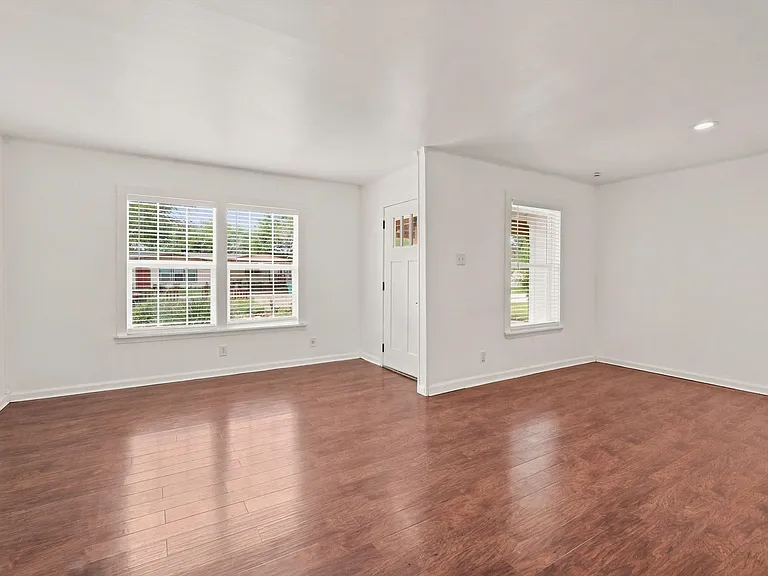 231 Cicero Dr — Photo 4