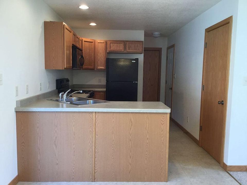 1st image of 824 2nd St NW #824