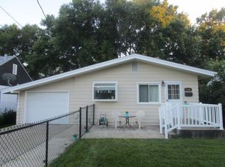 2348 Hickory Grove Rd, Davenport, IA 52804