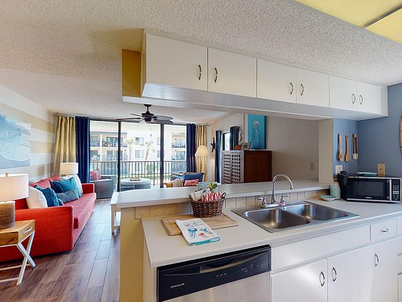 5th image of 7400 Ridgewood Ave #215