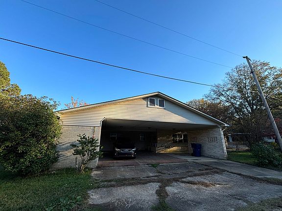 2nd image of 1669 El Paso Ave