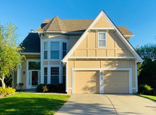8207 W 122nd St, Overland Park, KS 66213