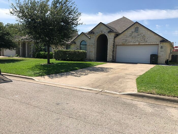 1st image of 2900 Phoenix Dr