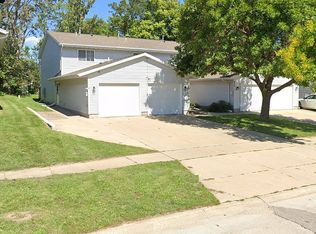 950 33rd Ave #A, Marion, IA 52302