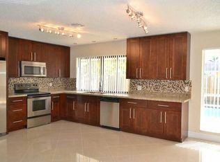 8500 NW 24th Pl, Fort Lauderdale, FL 33322