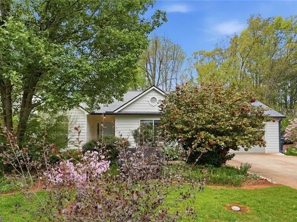 6630 Brittney Ln, Cumming, GA 30040