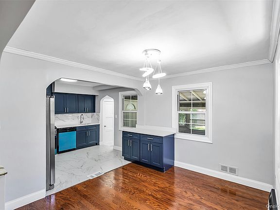 4th image of 163 Emily Avenue