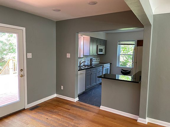 2nd image of 1025 Leawood Dr