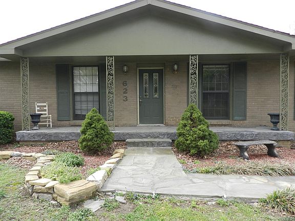 2nd image of 623 Harpeth Pkwy E