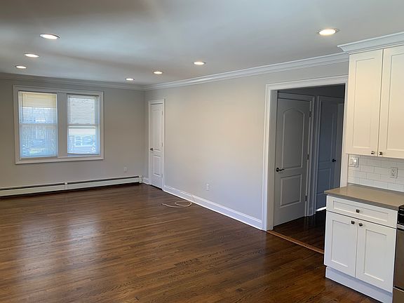 5th image of 15 Juniper Rd Floor 2