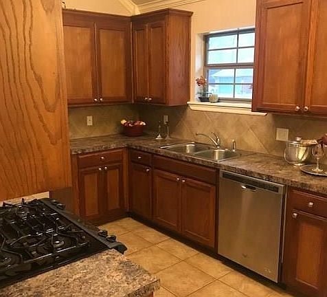4th image of 404 Silver Oaks Cir