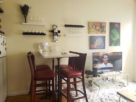 3rd image of 200 W 109th St APT C2