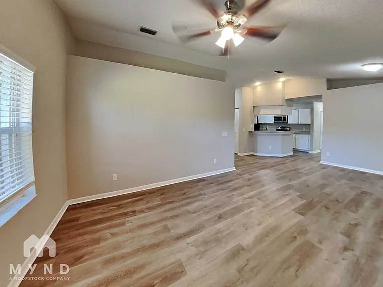 2125 Karen Dr — Photo 5